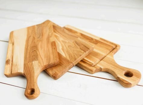 Ozolkoka virtuves dēlis ar rokturi un personalizāciju (cena/gab par 10gab. pasūtījumu)